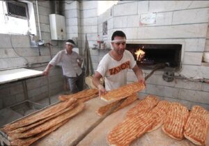 آرد برخی نانوایان اردبیل افزایش می یابد